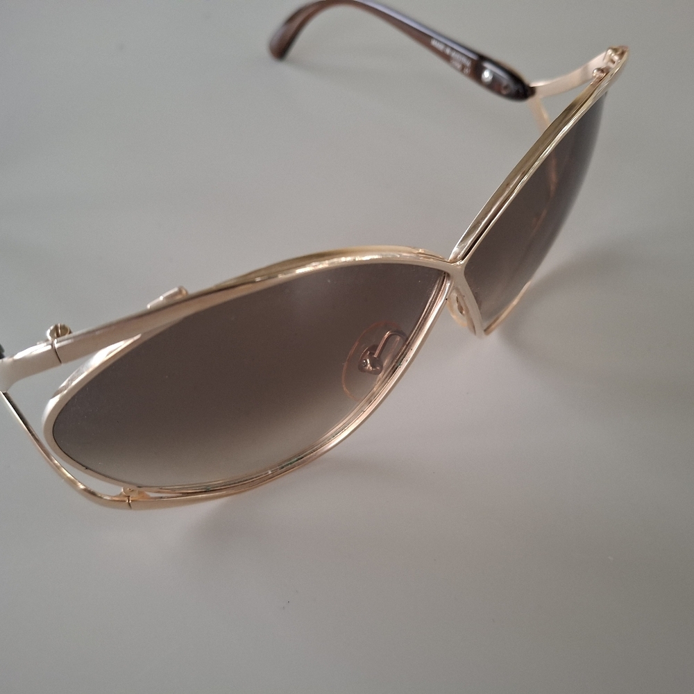 Christian Dior Elegant Gold Vintage Sunglasses - Picture 9 of 14